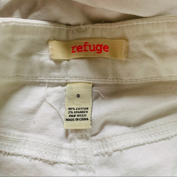 🚫SOLD🚫 White High Rise Cheeky Shorts - Picture 3 of 3